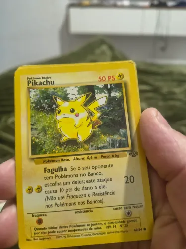 Carta Pokémon TCG First Edition - Pikachu (aceito ofertas)