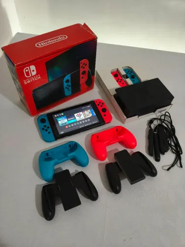 Nintendo swicth V2 256gb desbloqueado + 4 controles+ Acessórios+ jogos + caixa/ parcelo