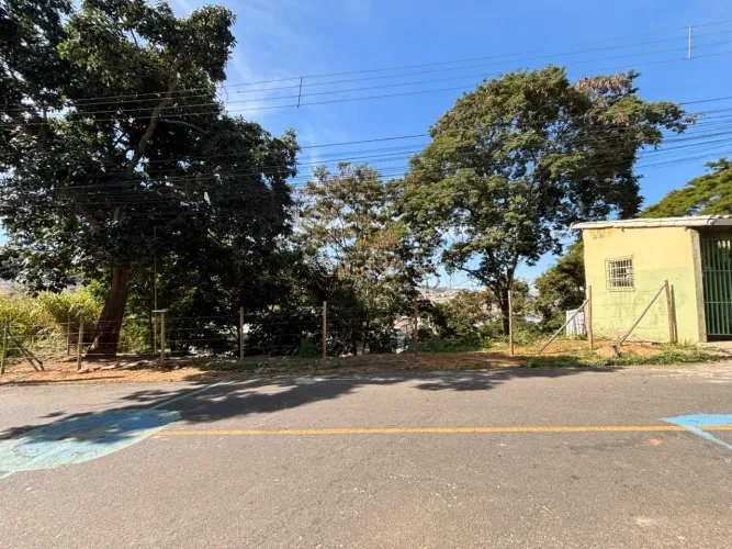Terreno a venda no Bairro São Bernardo em Juiz de Fora próximo ao Centro com documentação