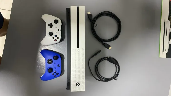 XBOX ONE S 1TB