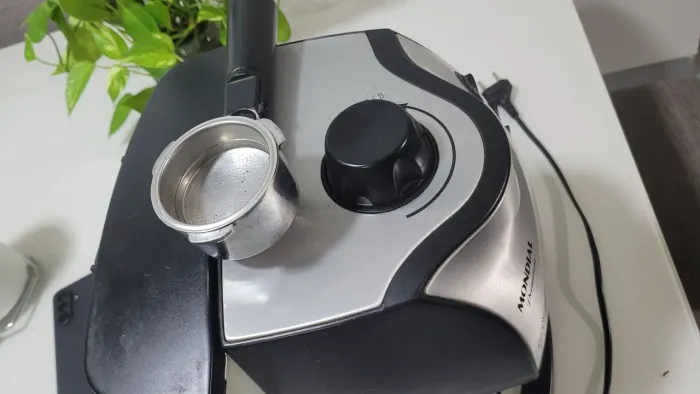 Cafeteira Mondial 127v para retirada de peças 