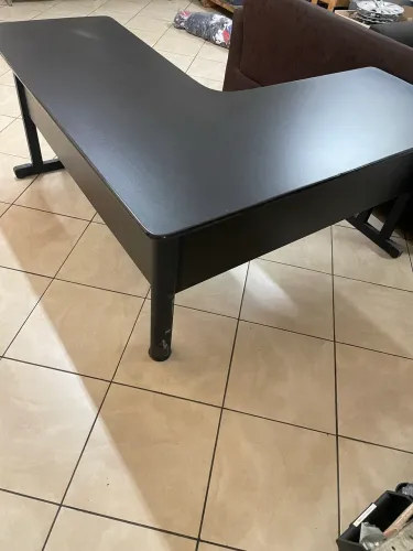 Mesa de Escritório 2 Gavetas!