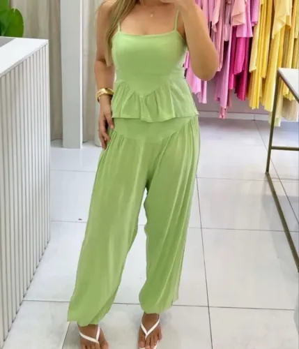 Conjunto blusa e calça