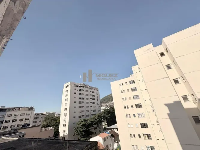 Apartamento à venda na Rua Conde de Bonfim  70 m² Excelente apartamento de fundos, silenci