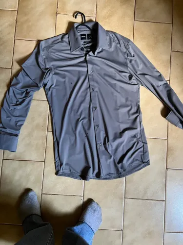 Vendo camisa Hugo Boss original usada 2 vezes