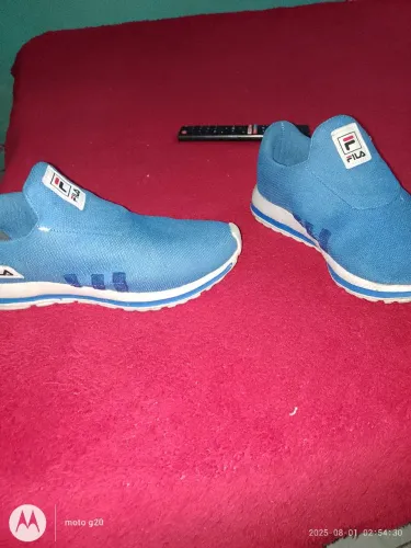 Vendo bota sete léguas e tênis 