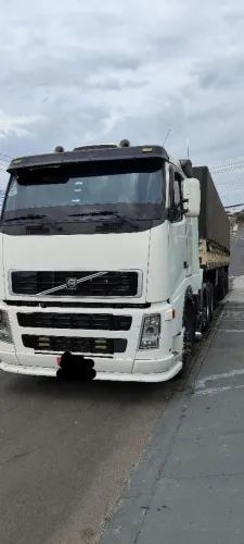 Volvo FH 380 8x2 engatado carreta random 2010