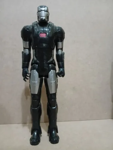boneco máquina de combate(war machine) iron man hasbro 2013