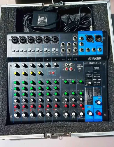 Mesa de som yamaha MG12 XUK