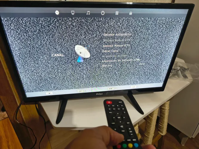 TV Monitor Philco 24 polegadas Usada EXCELENTE (Não é Smartv), mas pode usar Fire ou Box