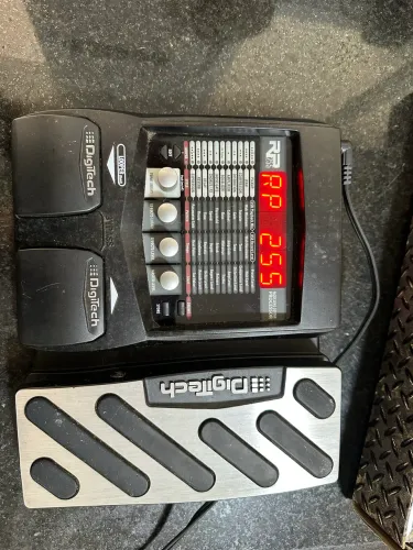 Pedaleira guitarra Digitech RP255 com fonte