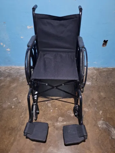 Cadeira de rodas e cadeira de banho