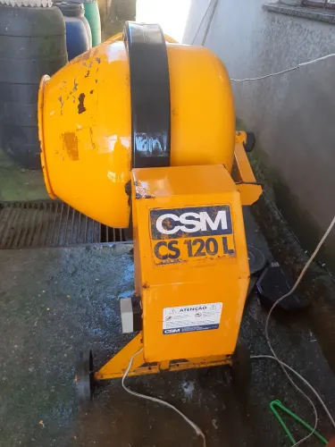 Vende-se betoneira csm 110v 120litros