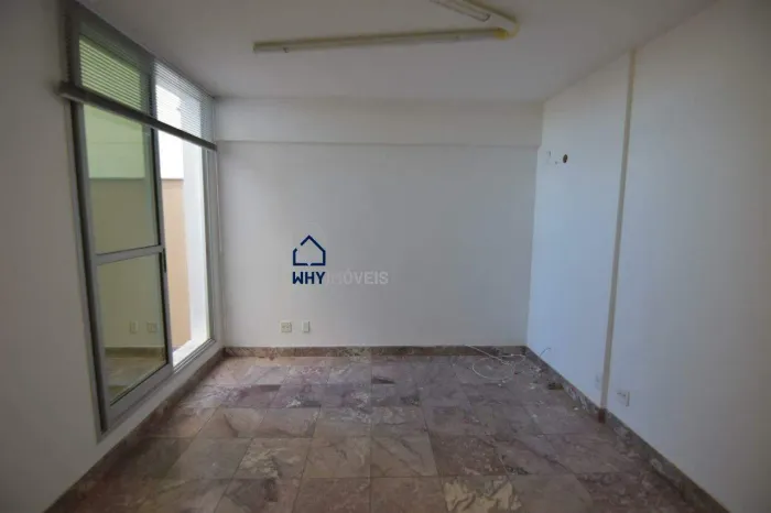 Sala à venda no Santa Lúcia