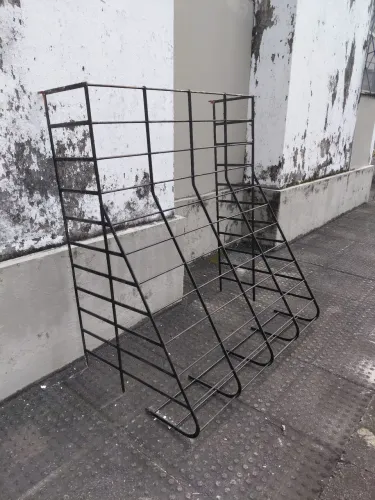 Grade para janela usada, em ferro, resistente e pronta para uso