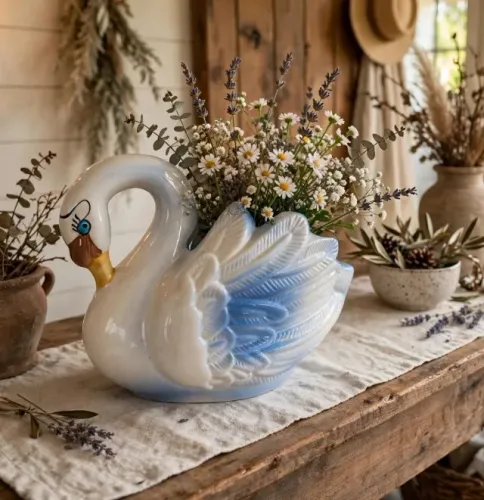 Floreira antiga em formato de cisne em porcelana 23cm x 27cm enfeite antigo antiguidade