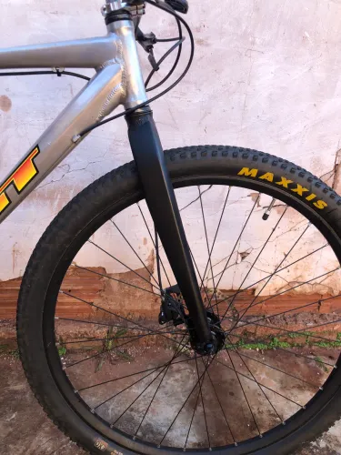 Garfo Rígido Mosso M5 Mtb Gravel Aheadset Espiga reta 19cm Eixo Normal