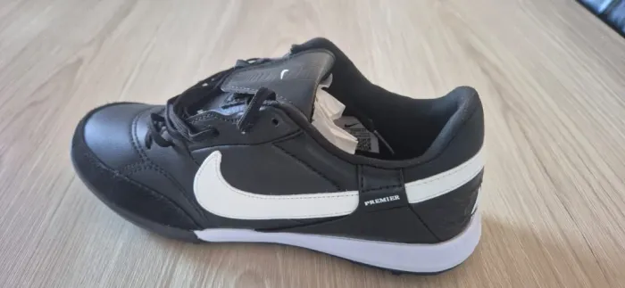 Chuteira Nike Premier 3 Society