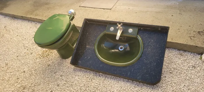 Pia e Vaso Sanitário Verde