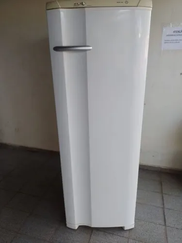 Geladeira Electrolux 380 litros, 127V funcionando perfeitamente