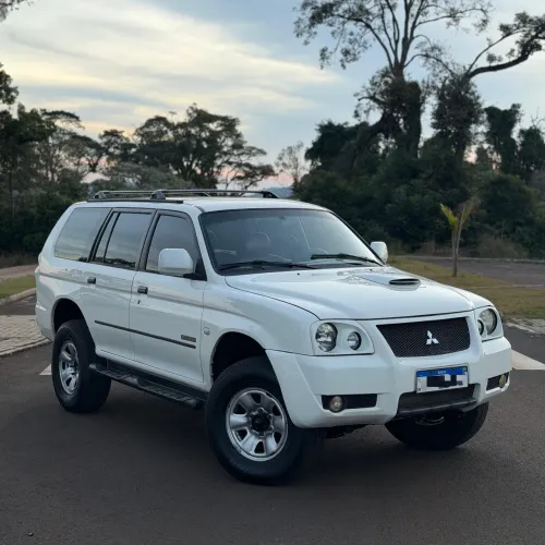 Mitsubishi Pajero Sport HPE 2.5 4X4 Diesel Mec. 2011