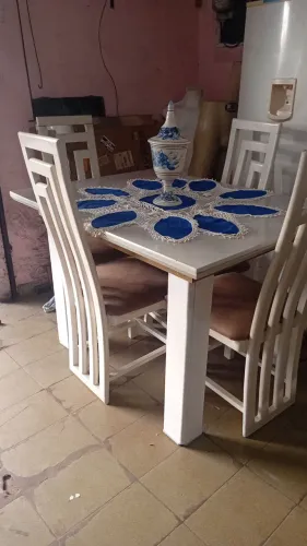 Mesa com 4 cadeiras 