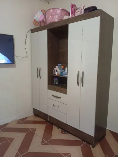 Vendo esse guarda-roupa