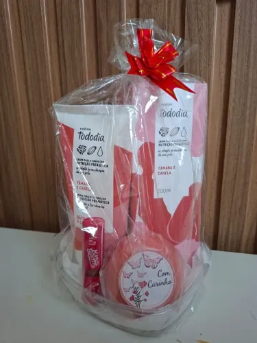 Natura kit Hidratante, Batom e Sabonete