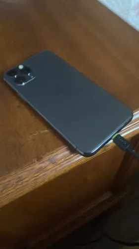 Iphone 11 pro 256 gb com defeito pra retirada de pecas