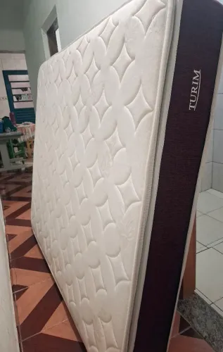 cama box de casal queem com colchão de espuma já está higienizado aceito pix ou dinheiro