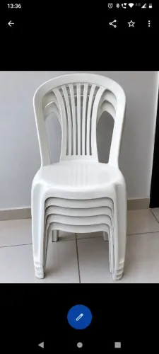 Cadeira de plástico
