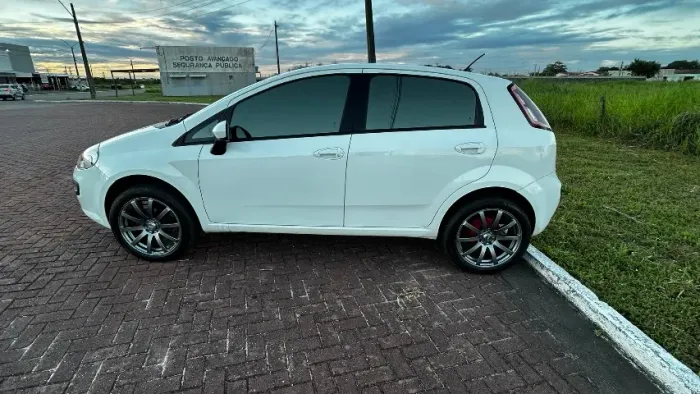 Fiat Punto Attractive 1.4 Fire Flex 8V 5P 2015