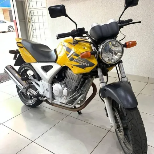 Honda twister 250 em dia e rodando bem