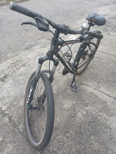 Bicicleta oxer tudo com as melhores peças da shimano