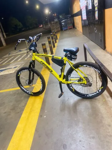 Vendo bike Raio, com freio a óleo MT200 aros vmaxx pneus kenda flame suspensão nova