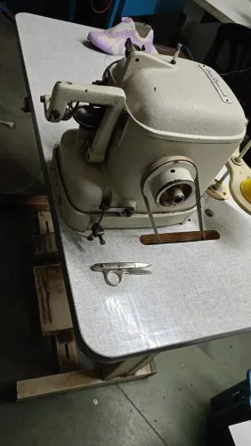Maquina de overloque para calçados, passa cordão e nsaca palmilhas