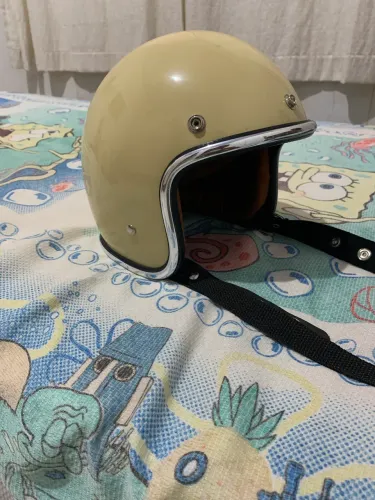Capacete HEZ artesanal bege