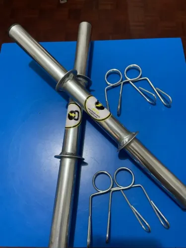 Kit 2 Barras 40cm Aço Galvanizado JFIT + 4 Presilhas Ferro