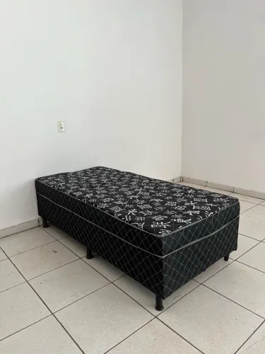 Cama Box Solteiro Nova?