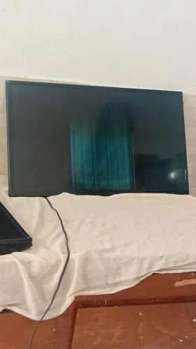 Vendo televisão para retirada de peças quiser concerta é so trocar a imagem