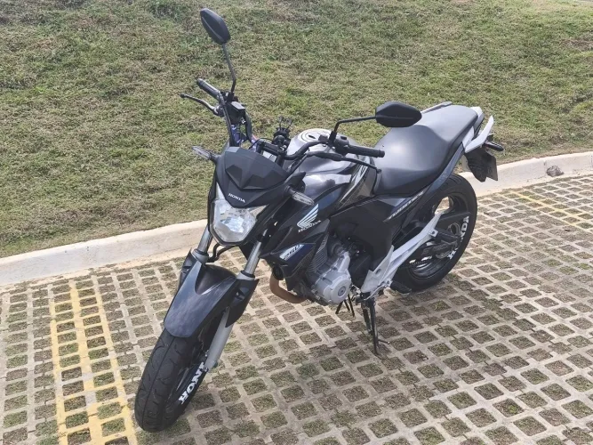 Twister CB 250F CBS