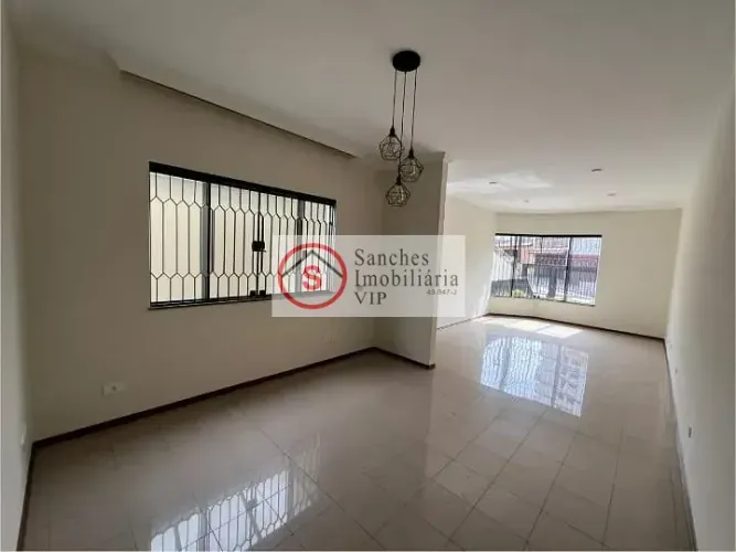 Sobrado para locação na Vila Zelina com 220m², 3 dormitórios (1 suíte), quintal, 3 vagas,