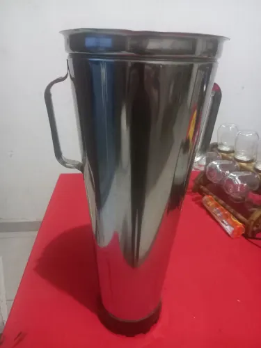 Copo de liquidificador industrial grande