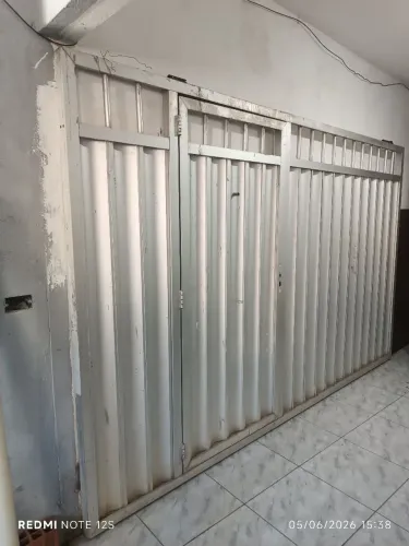 Vende-se este portão de alumínio