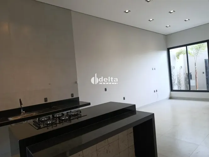 Casa residencial com 3 quartos disponível para venda no bairro Portal do Vale em Uberlândi