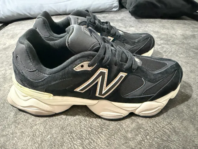 Tênis New Balance 9060 - tamanho 41