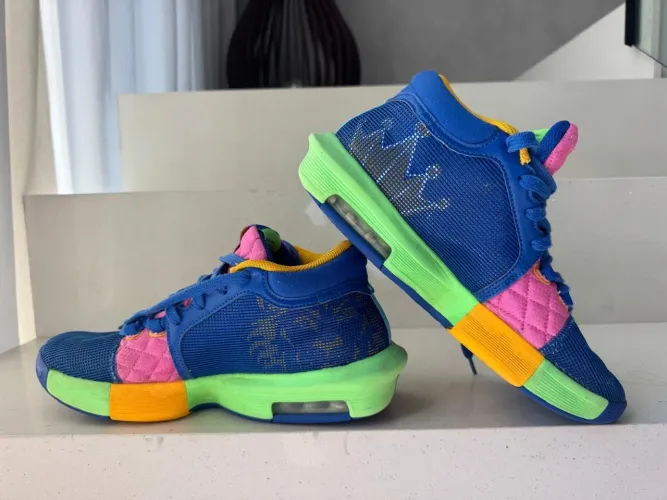 Tênis Nike LeBron James