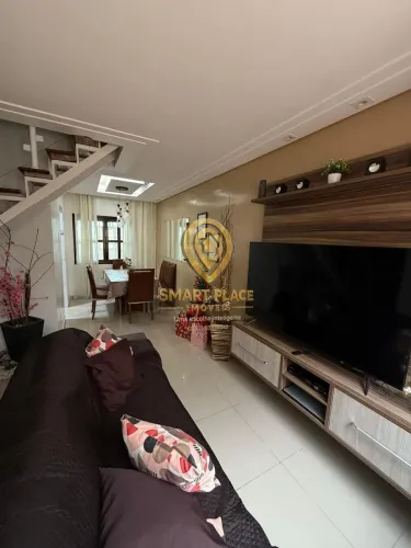 Sobrado com 2 Dormitórios, sendo 2 Suítes, 1 Vaga e com 75M² em Jardim Dayse á venda por R