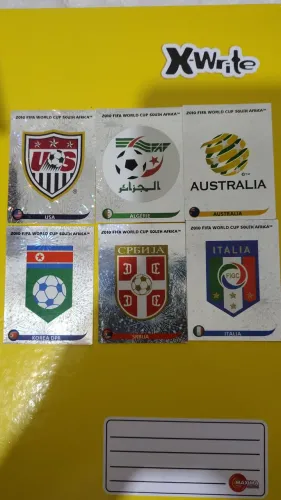 Figurinhas copa do mundo 2010 escudos (10,00 cada)