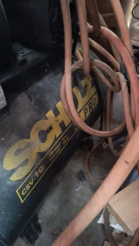 Compressor de Ar Profissional marca Schulz 100 litros valo $2700 só ligar *71  